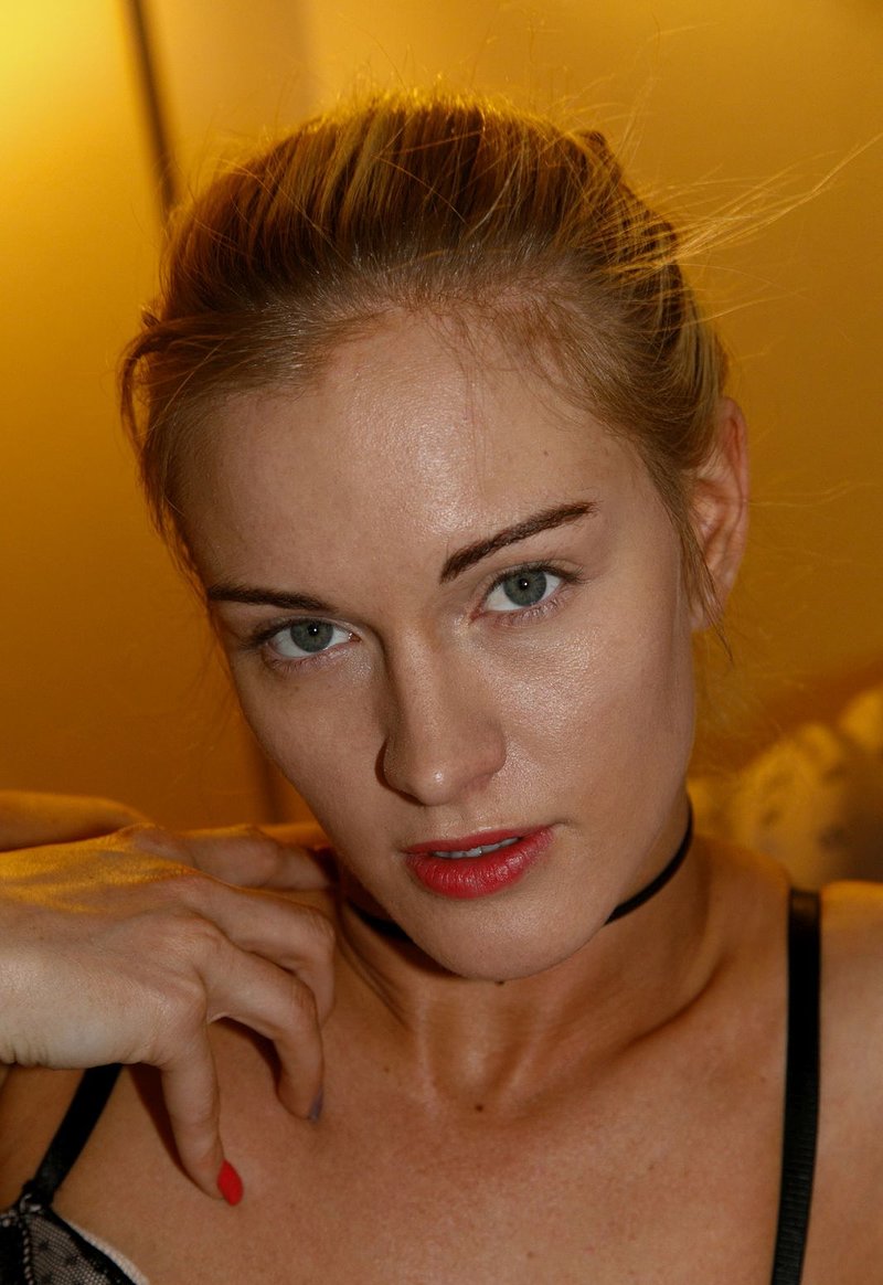 Дарина, 19